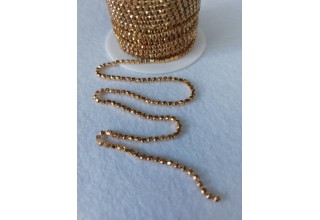 Стразовая цепочка  2 мм SS6 золото в золотой оправе, цена за 50 см